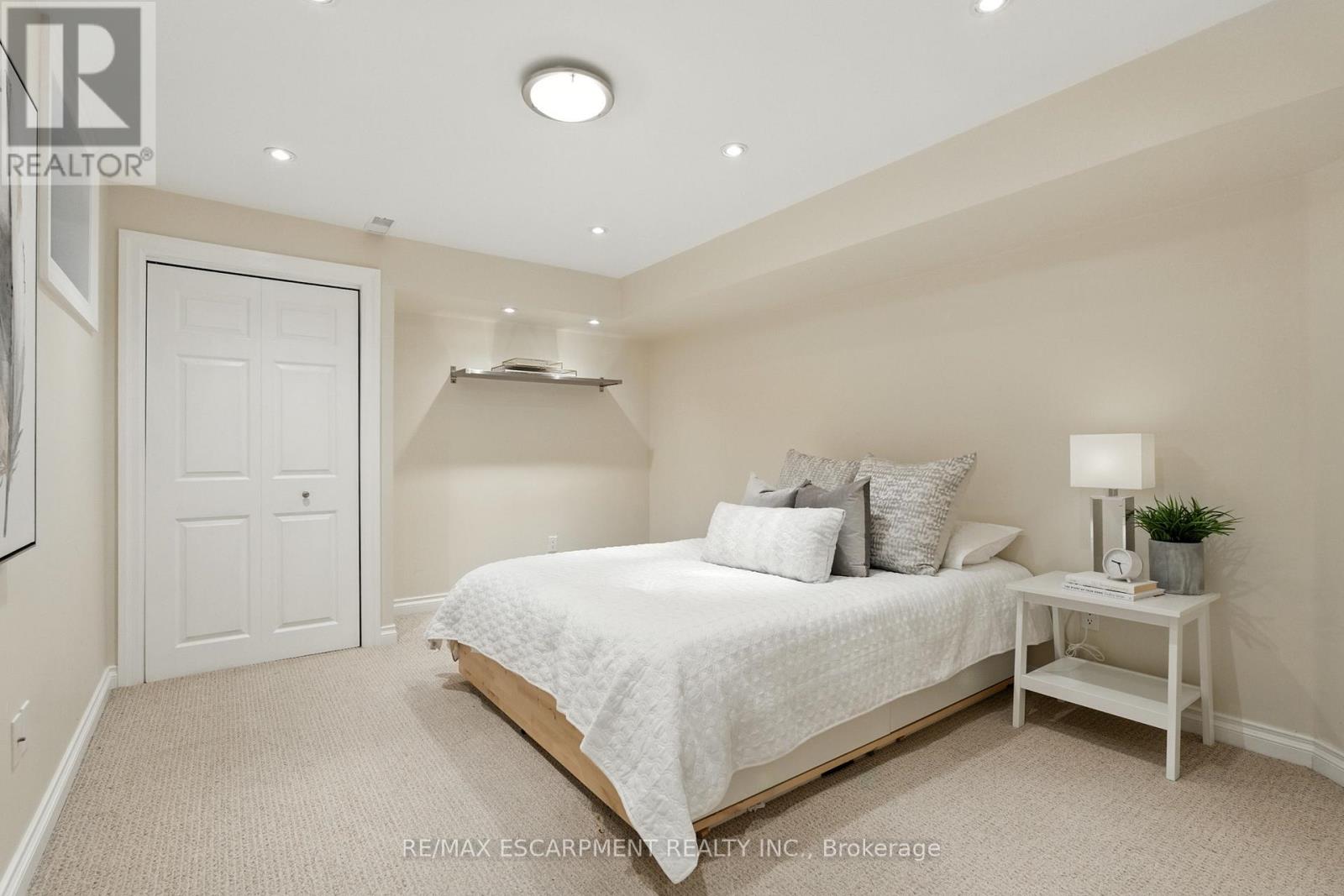 219 Delta Street, Toronto, Ontario  M8W 4E7 - Photo 35 - W12465814