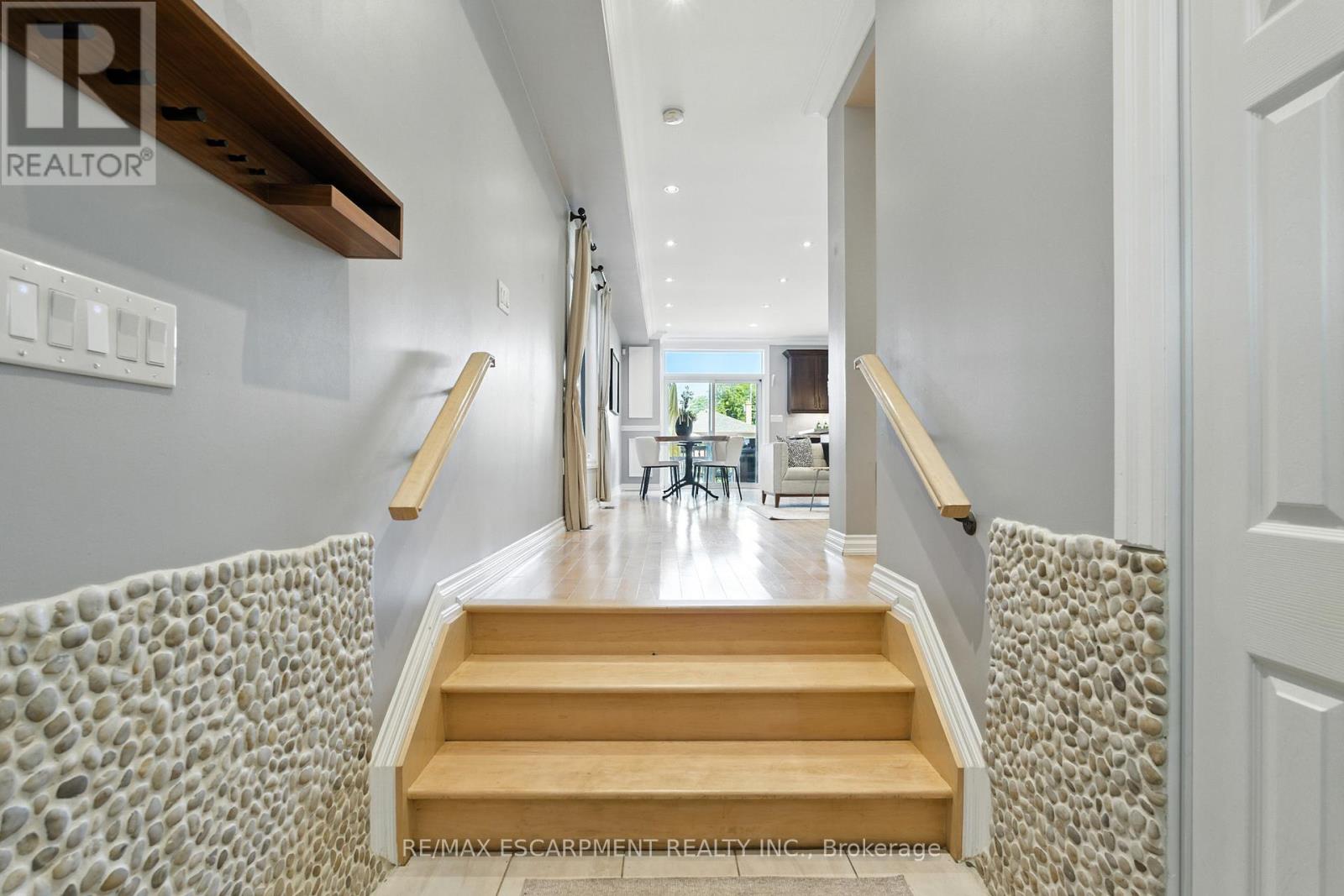 219 Delta Street, Toronto, Ontario  M8W 4E7 - Photo 4 - W12465814