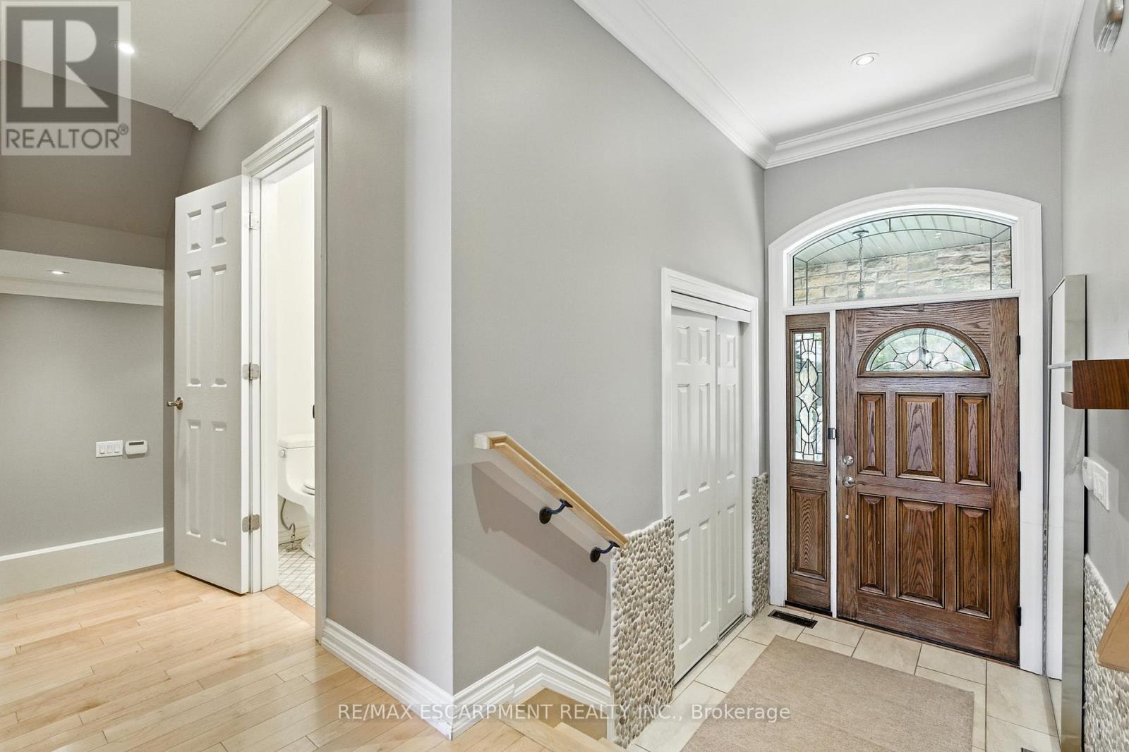 219 Delta Street, Toronto, Ontario  M8W 4E7 - Photo 5 - W12465814