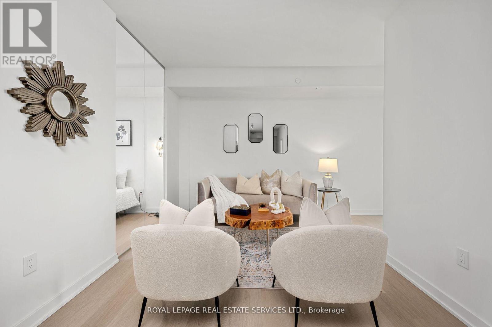 708 - 859 THE QUEENSWAY, Toronto, Ontario