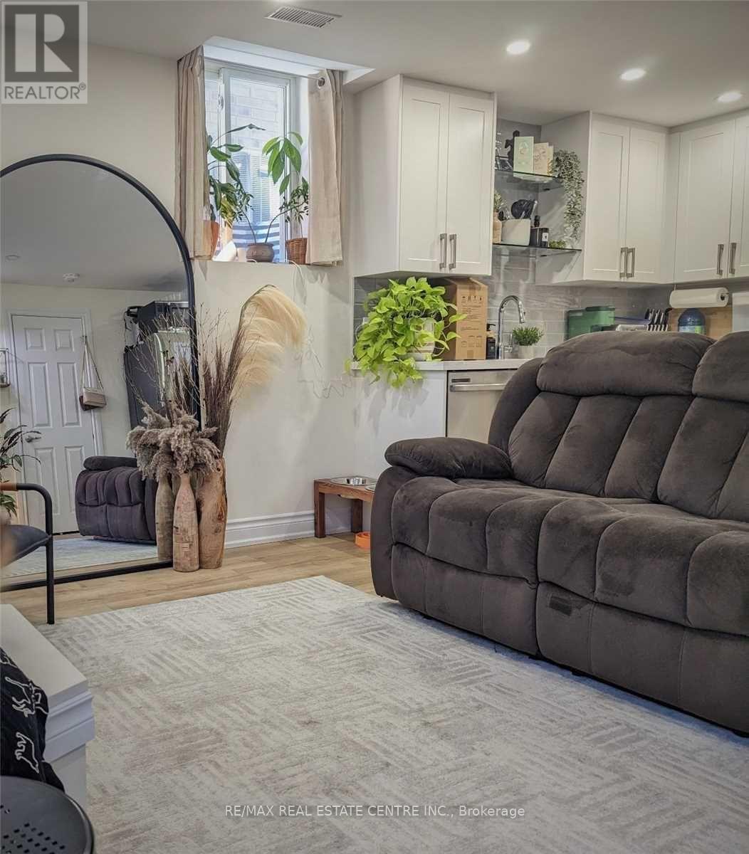 Lower - 4094 Channing Crescent, Oakville, Ontario  L6H 3R3 - Photo 8 - W12465828