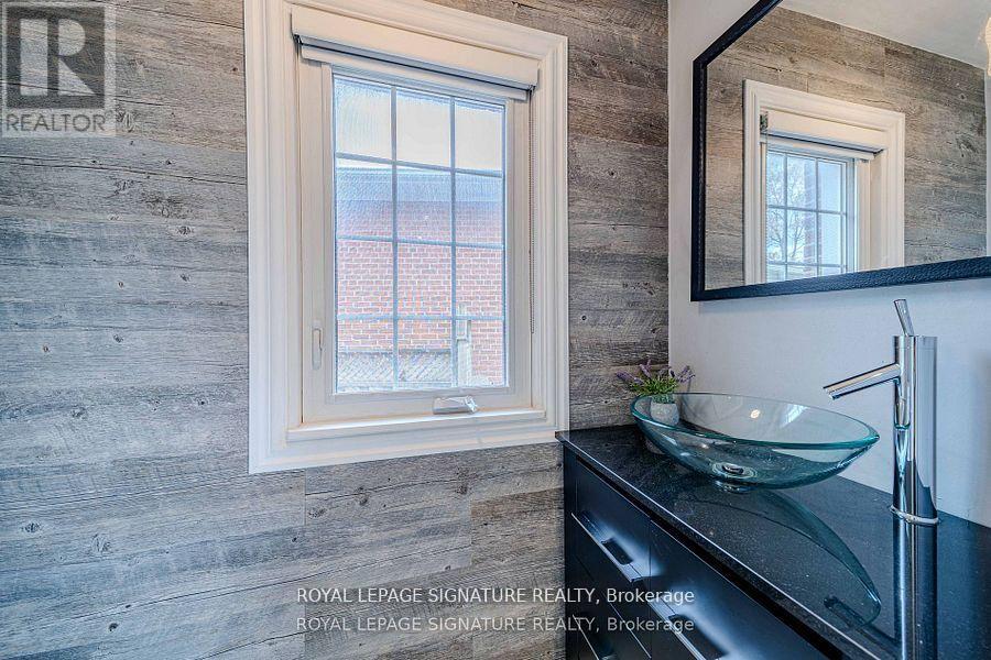 41 Mayo Drive, Toronto (Rustic), Ontario  M6L 2X4 - Photo 16 - W12465834