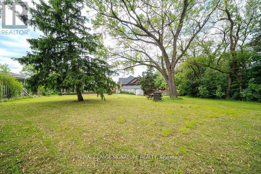 41 Mayo Drive, Toronto (Rustic), Ontario  M6L 2X4 - Photo 35 - W12465834