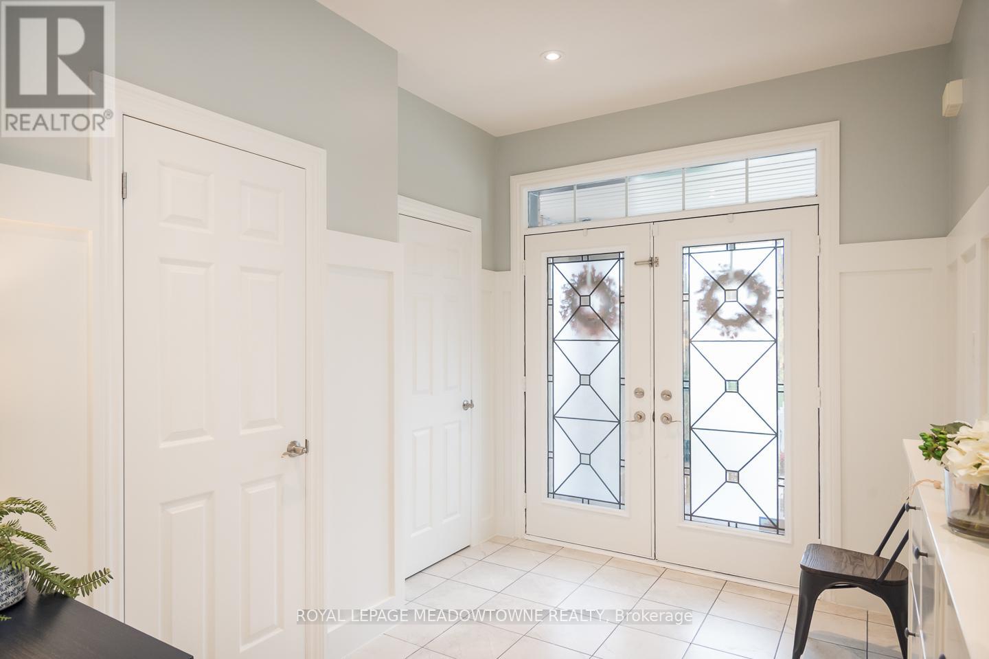476 Mcgibbon Drive, Milton, Ontario  L9T 5K7 - Photo 6 - W12465836