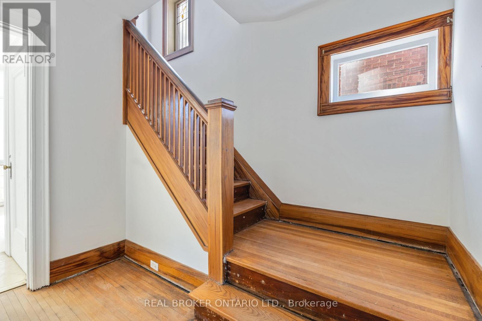 19 Lessard Avenue, Toronto (Lambton Baby Point), Ontario  M6S 1X6 - Photo 12 - W12465842