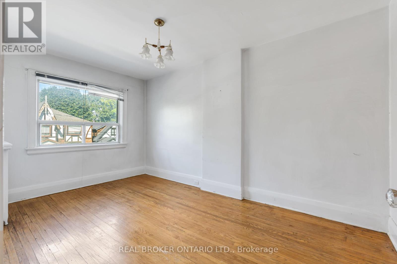 19 Lessard Avenue, Toronto (Lambton Baby Point), Ontario  M6S 1X6 - Photo 16 - W12465842