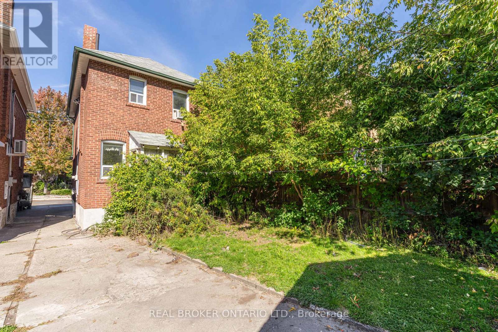 19 Lessard Avenue, Toronto (Lambton Baby Point), Ontario  M6S 1X6 - Photo 23 - W12465842