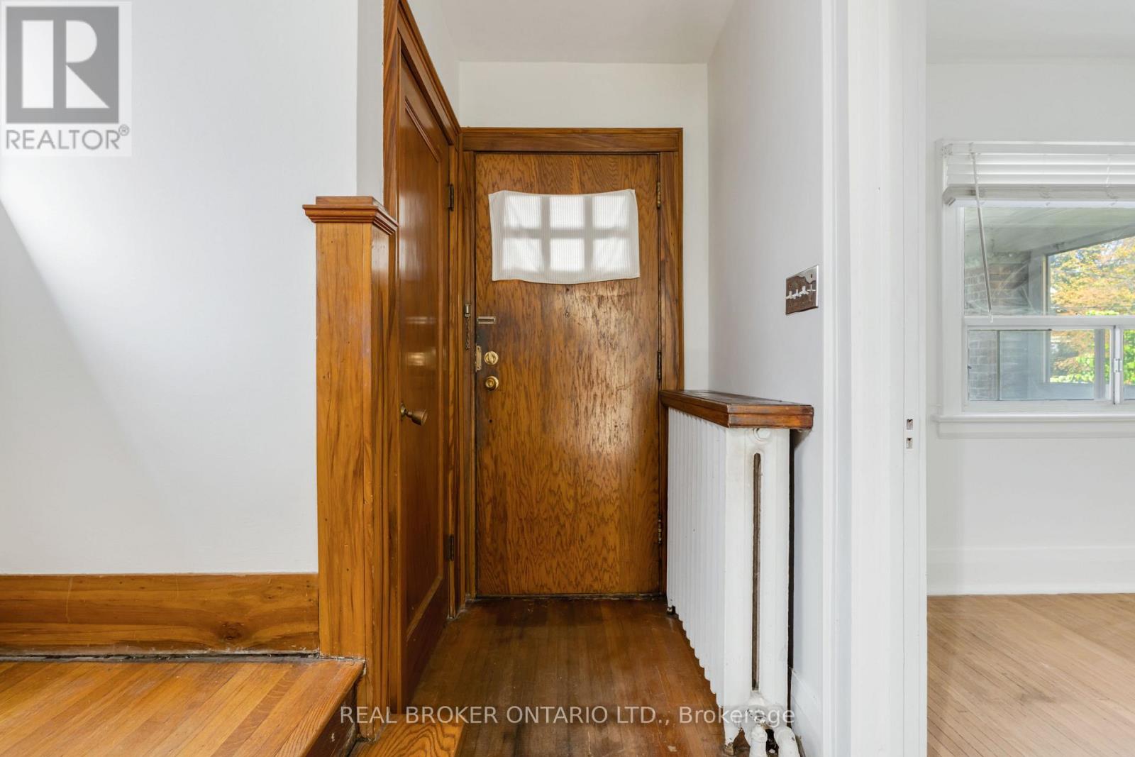 19 Lessard Avenue, Toronto (Lambton Baby Point), Ontario  M6S 1X6 - Photo 3 - W12465842