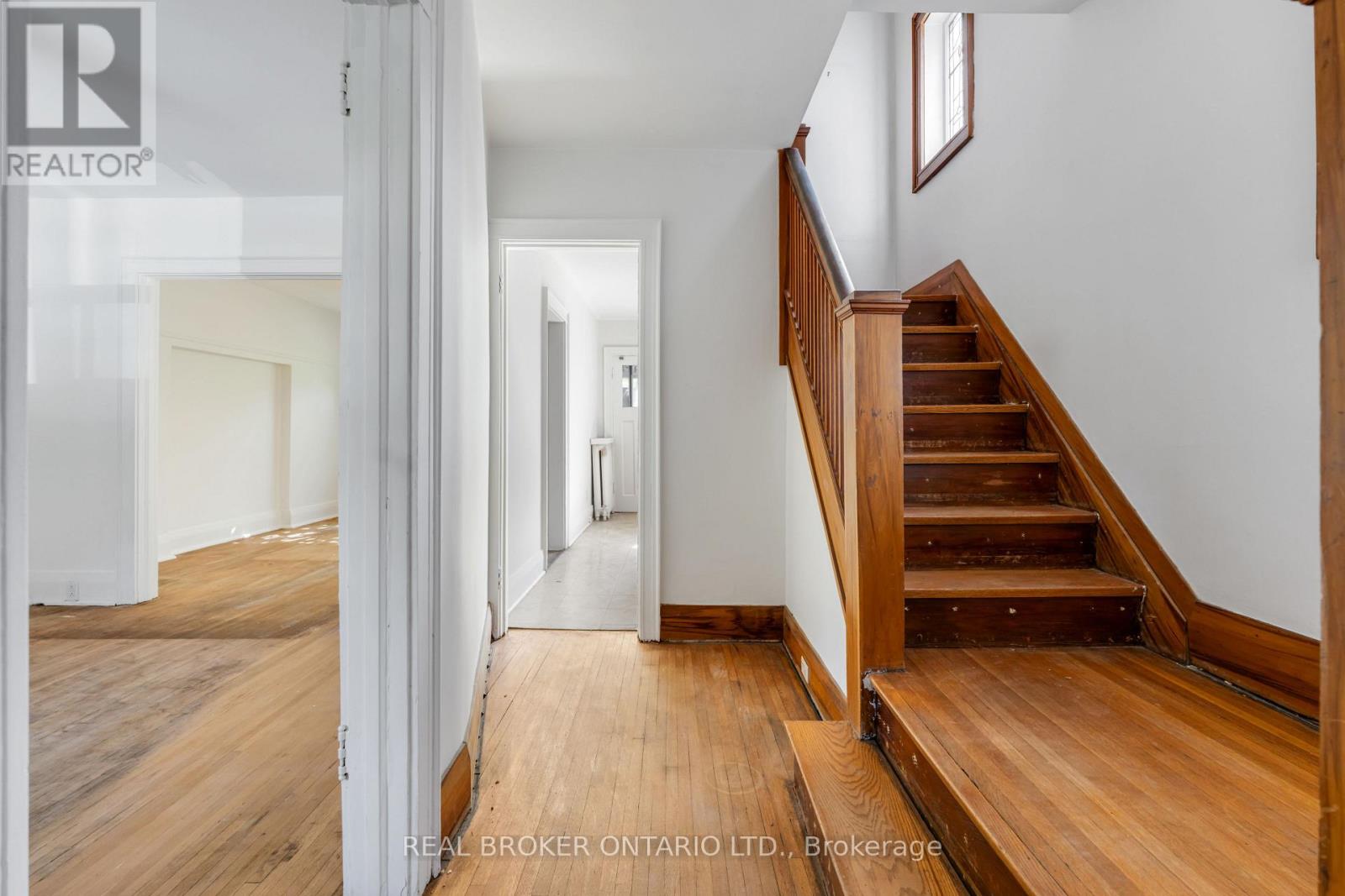 19 Lessard Avenue, Toronto (Lambton Baby Point), Ontario  M6S 1X6 - Photo 4 - W12465842