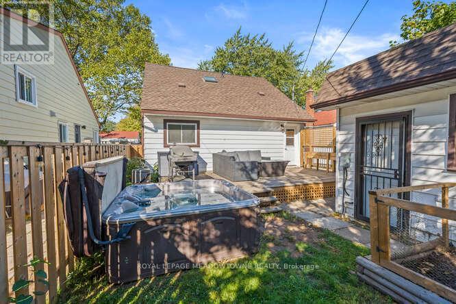 284 Ivon Avenue, Hamilton, Ontario  L8H 5T2 - Photo 34 - X12465659