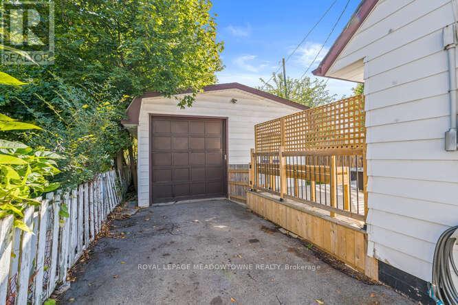 284 Ivon Avenue, Hamilton, Ontario  L8H 5T2 - Photo 35 - X12465659