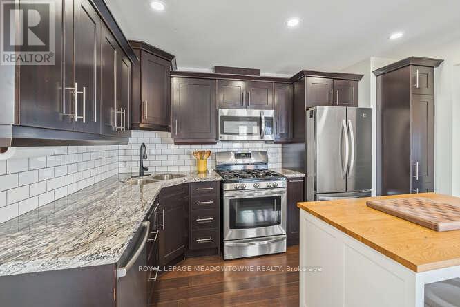 284 Ivon Avenue, Hamilton, Ontario  L8H 5T2 - Photo 13 - X12465659