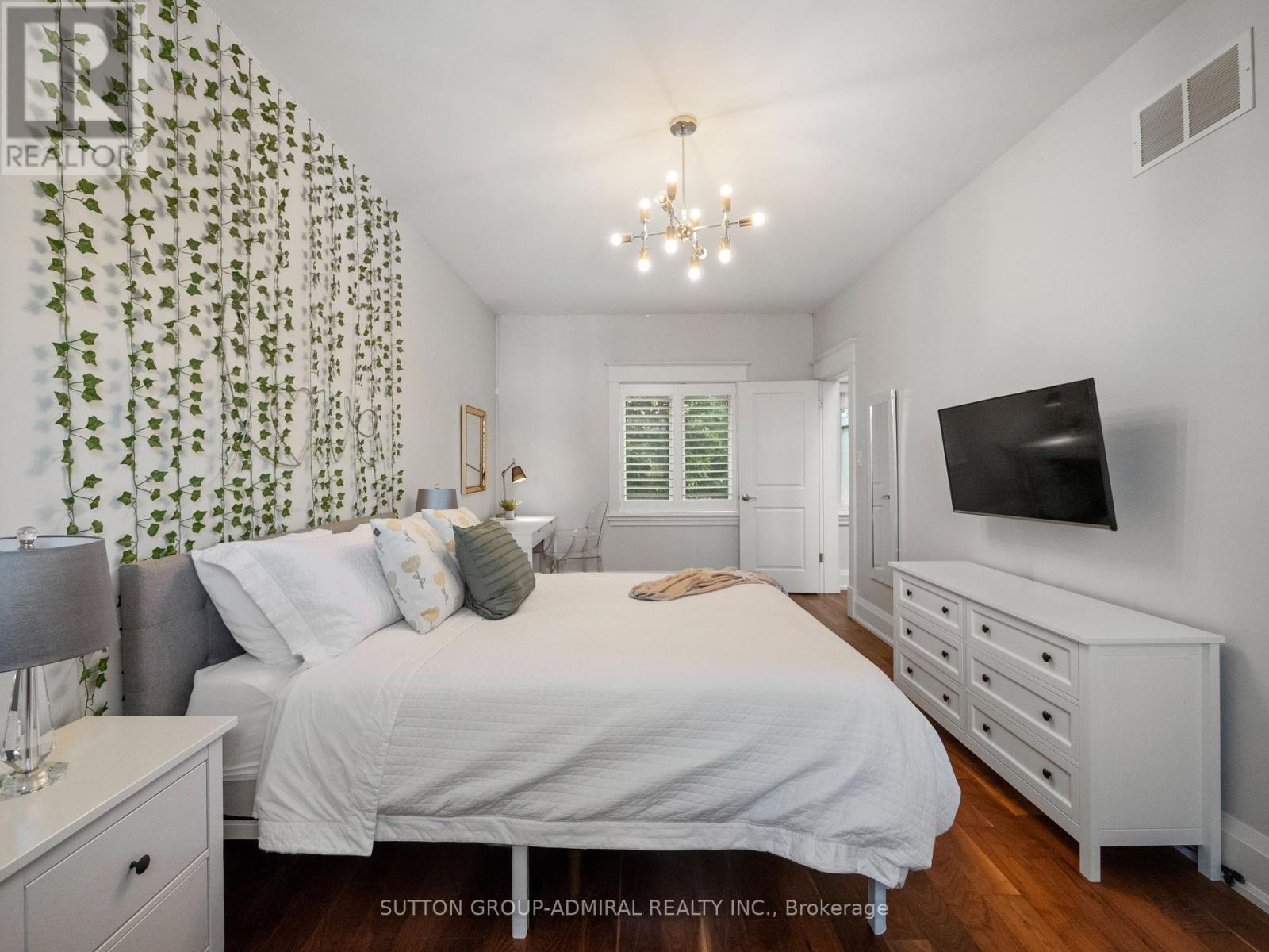 26 Puckeridge Crescent, Toronto (Eringate-Centennial-West Deane), Ontario  M9B 3A2 - Photo 19 - W12464929