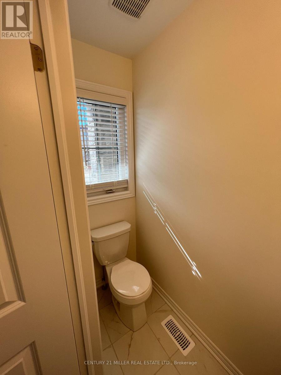 39 Mia Drive, Hamilton, Ontario  L9B 0K1 - Photo 11 - X12465792