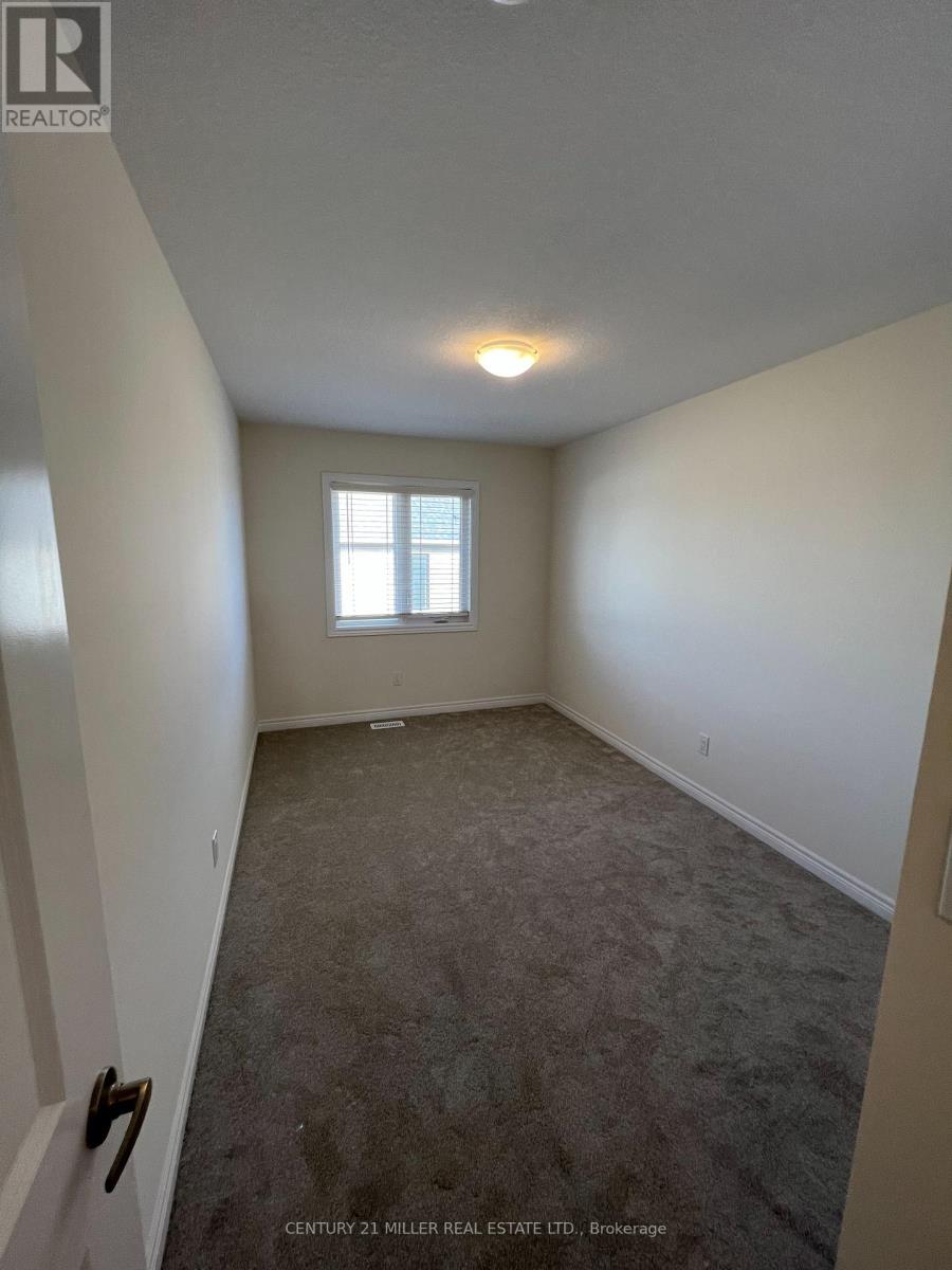 39 Mia Drive, Hamilton, Ontario  L9B 0K1 - Photo 15 - X12465792