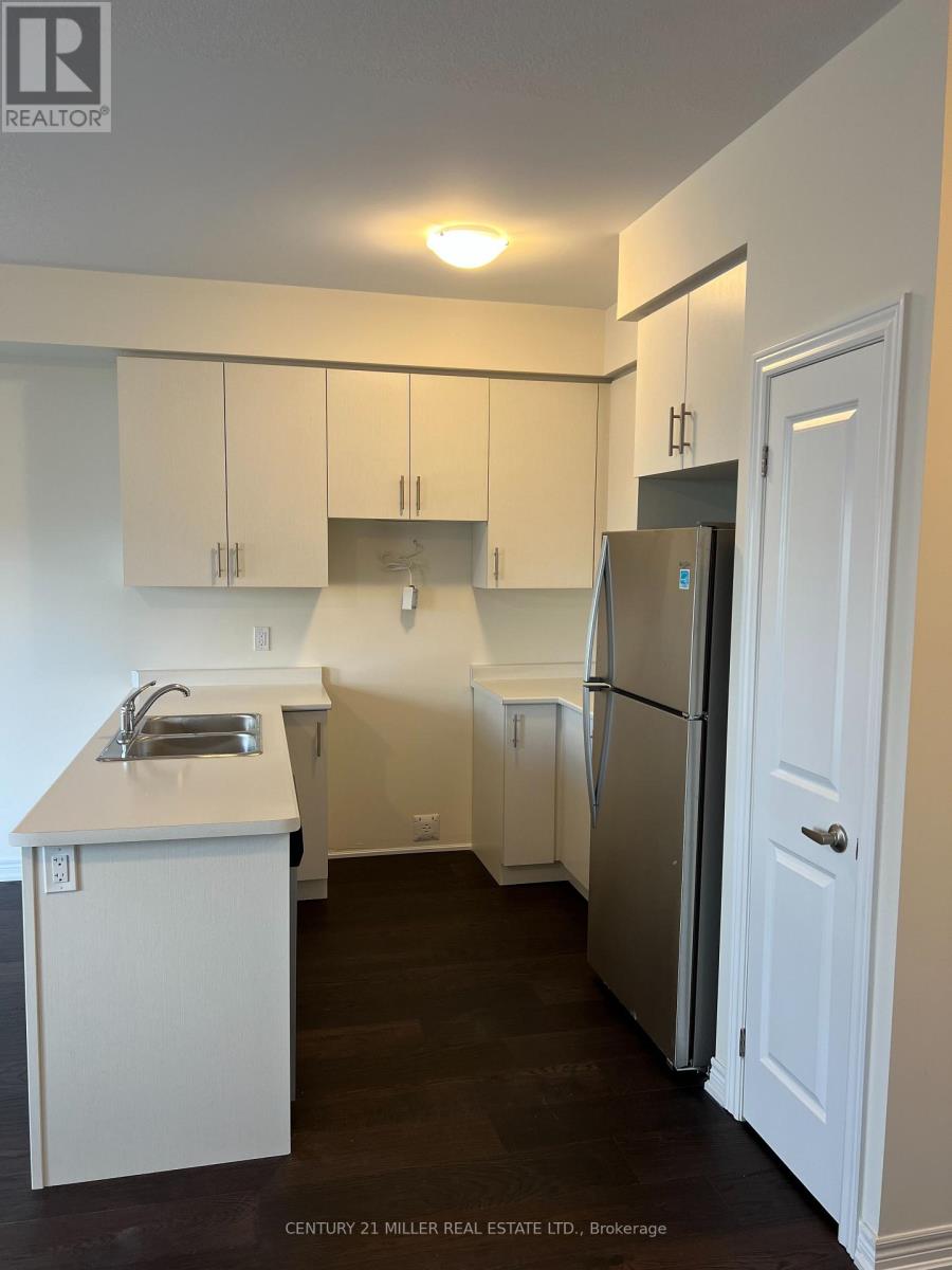 39 Mia Drive, Hamilton, Ontario  L9B 0K1 - Photo 4 - X12465792