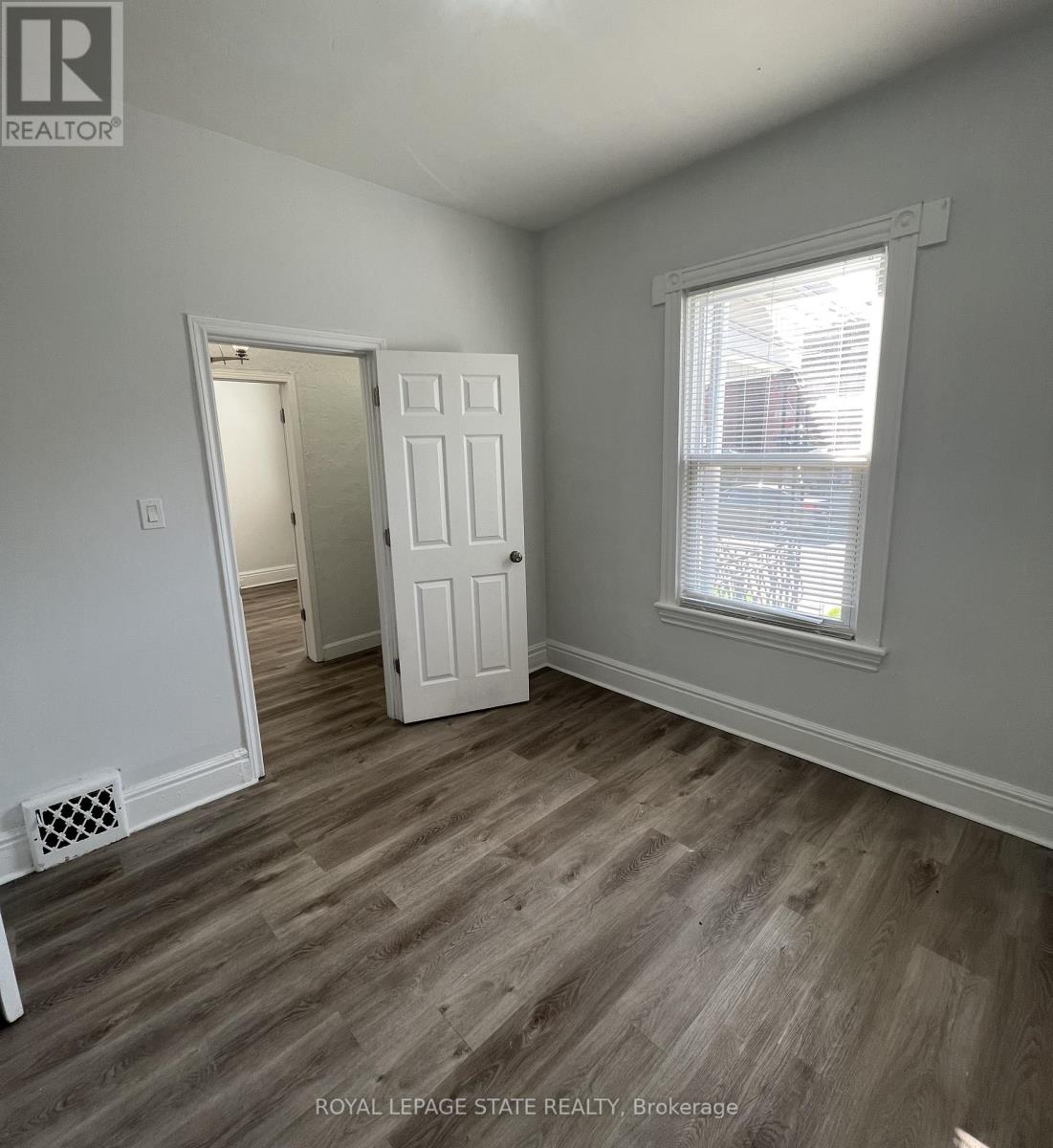 44 Madison Avenue, Hamilton (Gibson), Ontario  L8L 5Y1 - Photo 4 - X12465793