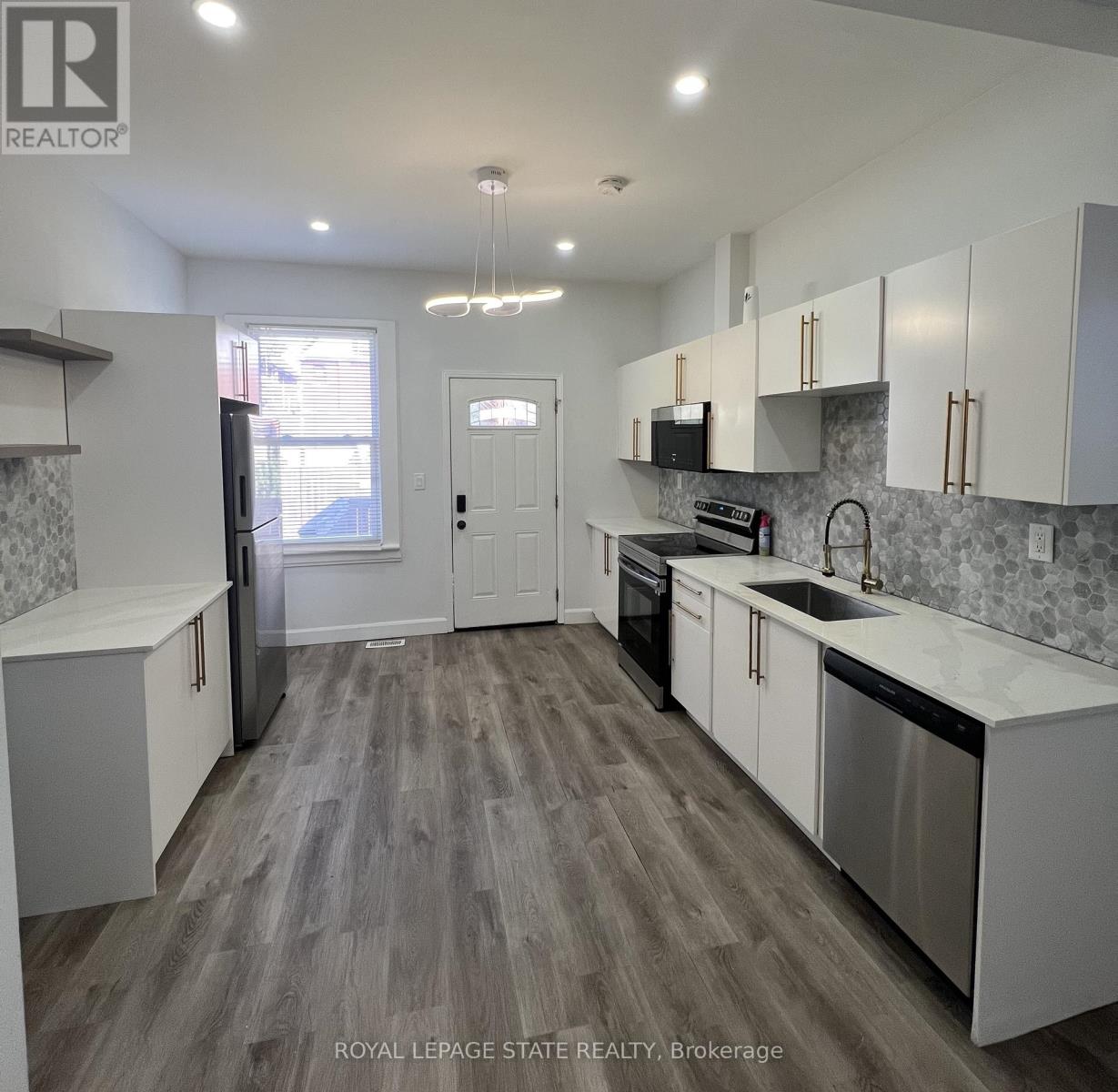 44 Madison Avenue, Hamilton (Gibson), Ontario  L8L 5Y1 - Photo 6 - X12465793
