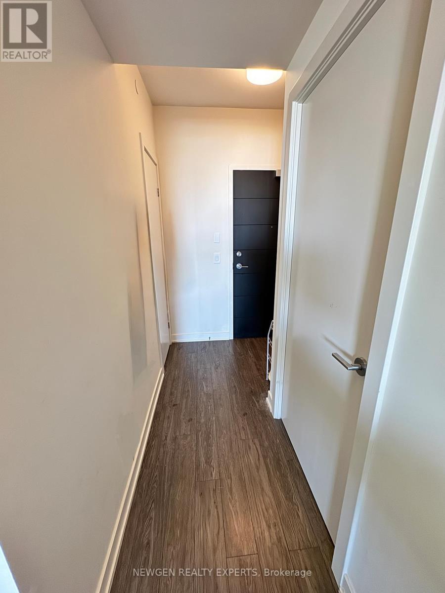 1220 - 212 King William Street, Hamilton, Ontario  L8R 0A7 - Photo 3 - X12465812
