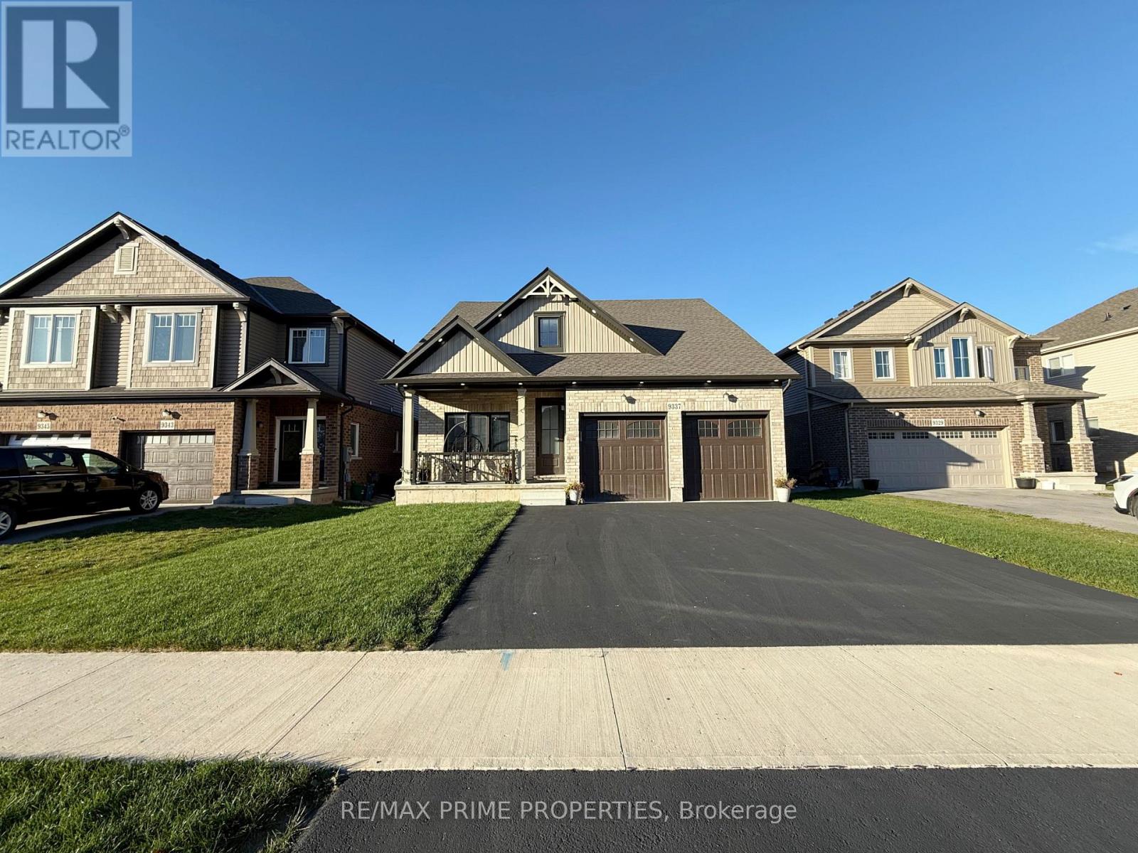 9337 White Oak Avenue, Niagara Falls, Ontario  L2G 3R6 - Photo 1 - X12465822