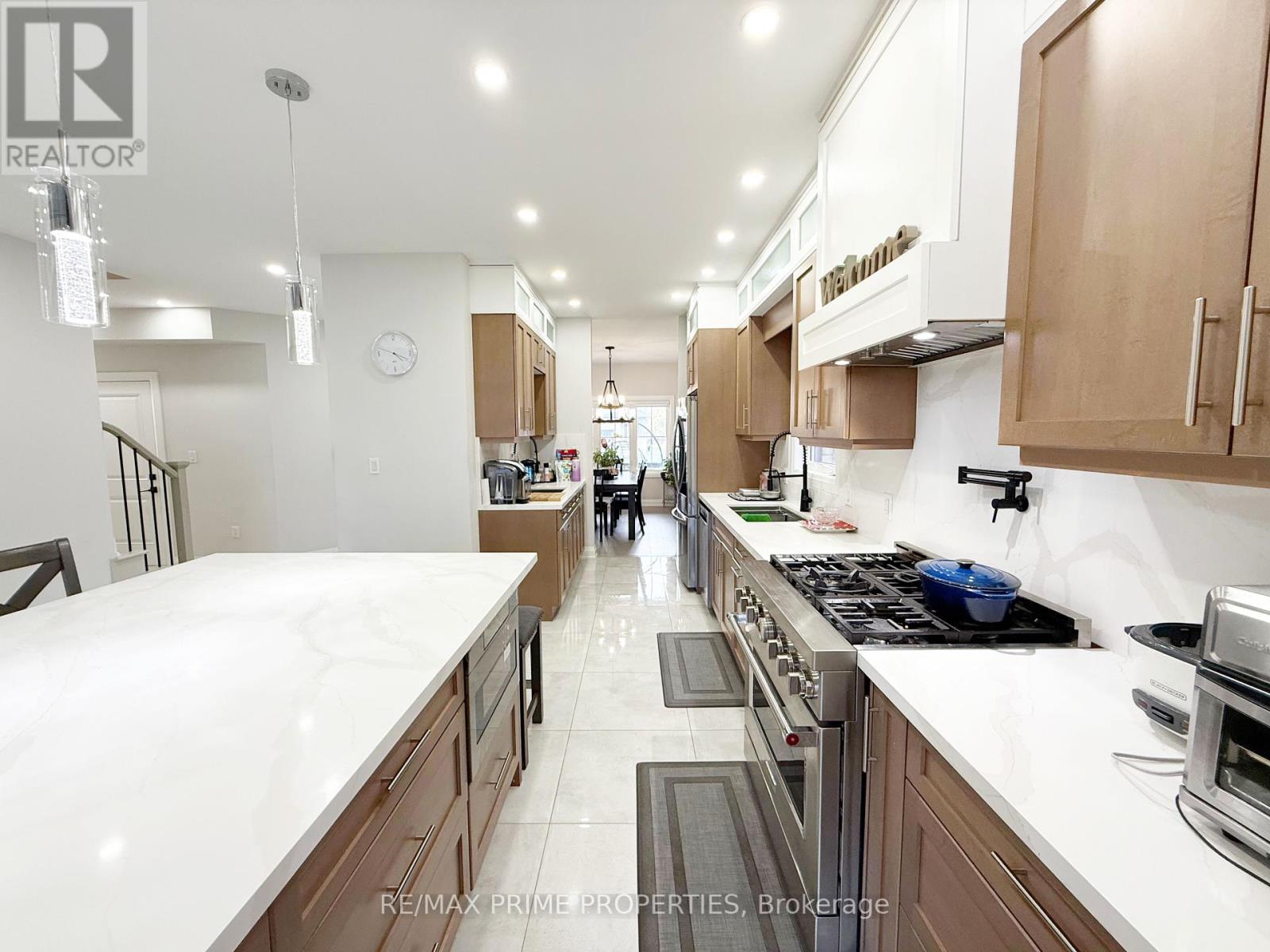 9337 White Oak Avenue, Niagara Falls, Ontario  L2G 3R6 - Photo 12 - X12465822