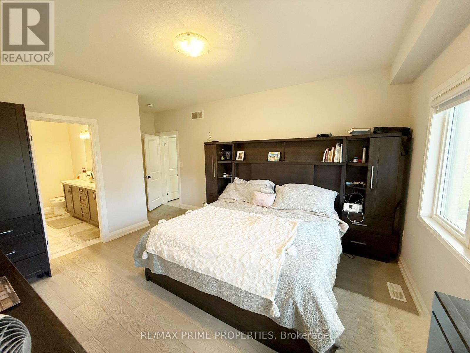 9337 White Oak Avenue, Niagara Falls, Ontario  L2G 3R6 - Photo 21 - X12465822