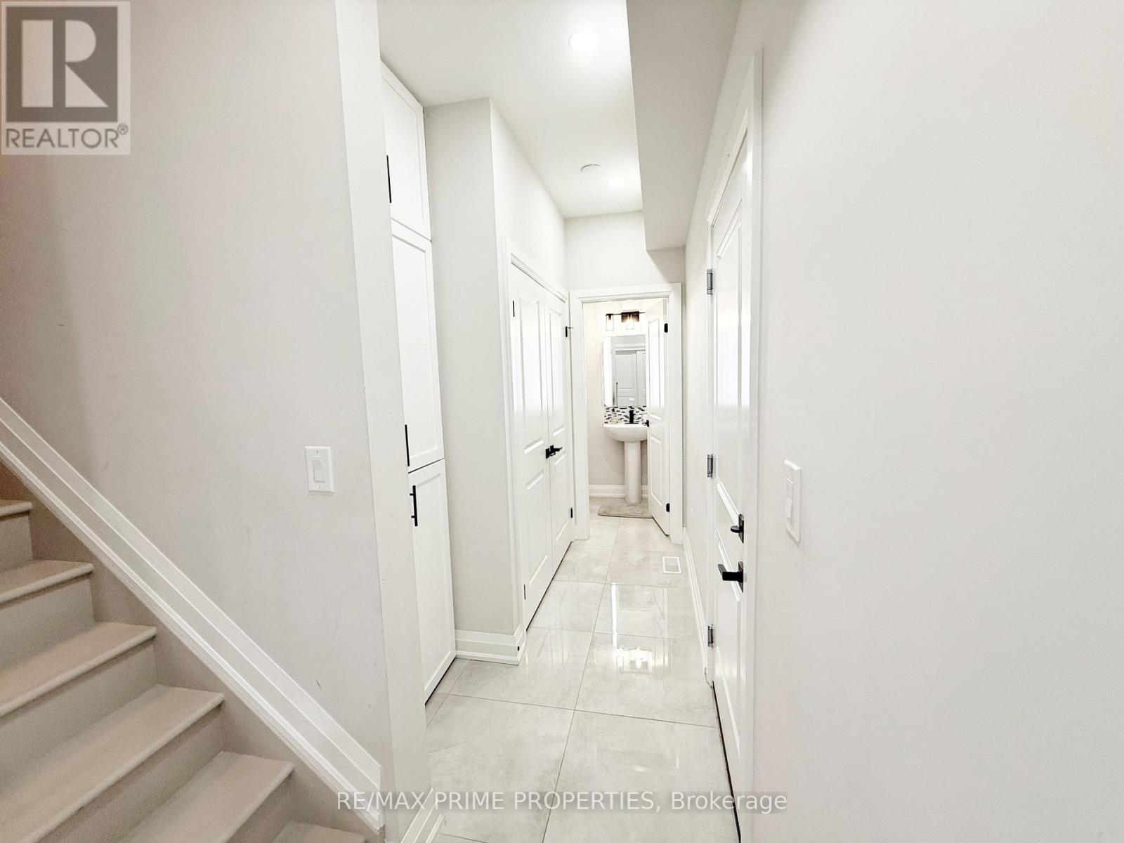 9337 White Oak Avenue, Niagara Falls, Ontario  L2G 3R6 - Photo 24 - X12465822