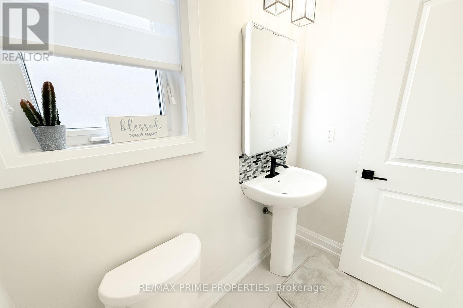 9337 White Oak Avenue, Niagara Falls, Ontario  L2G 3R6 - Photo 25 - X12465822