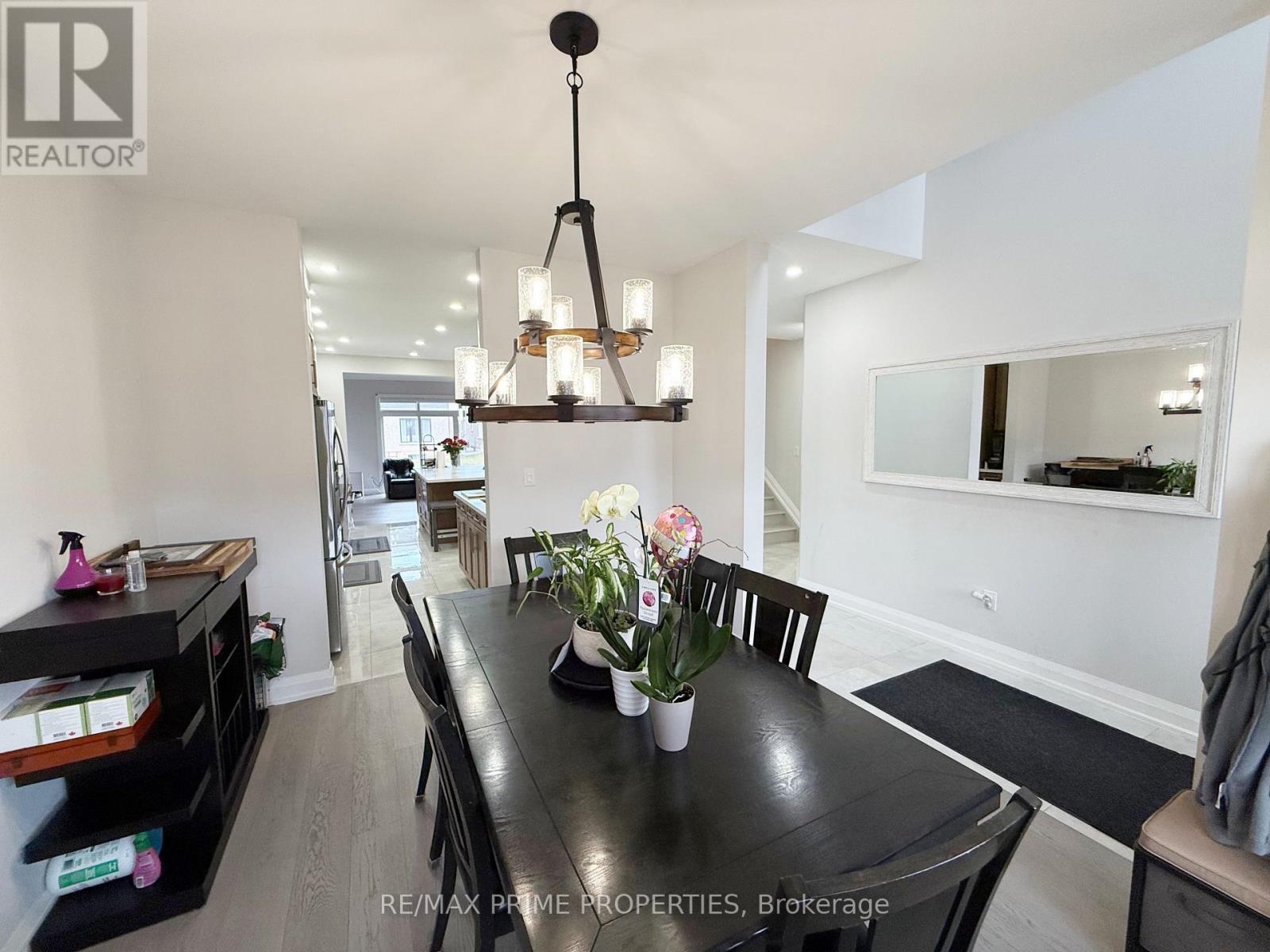 9337 White Oak Avenue, Niagara Falls, Ontario  L2G 3R6 - Photo 6 - X12465822