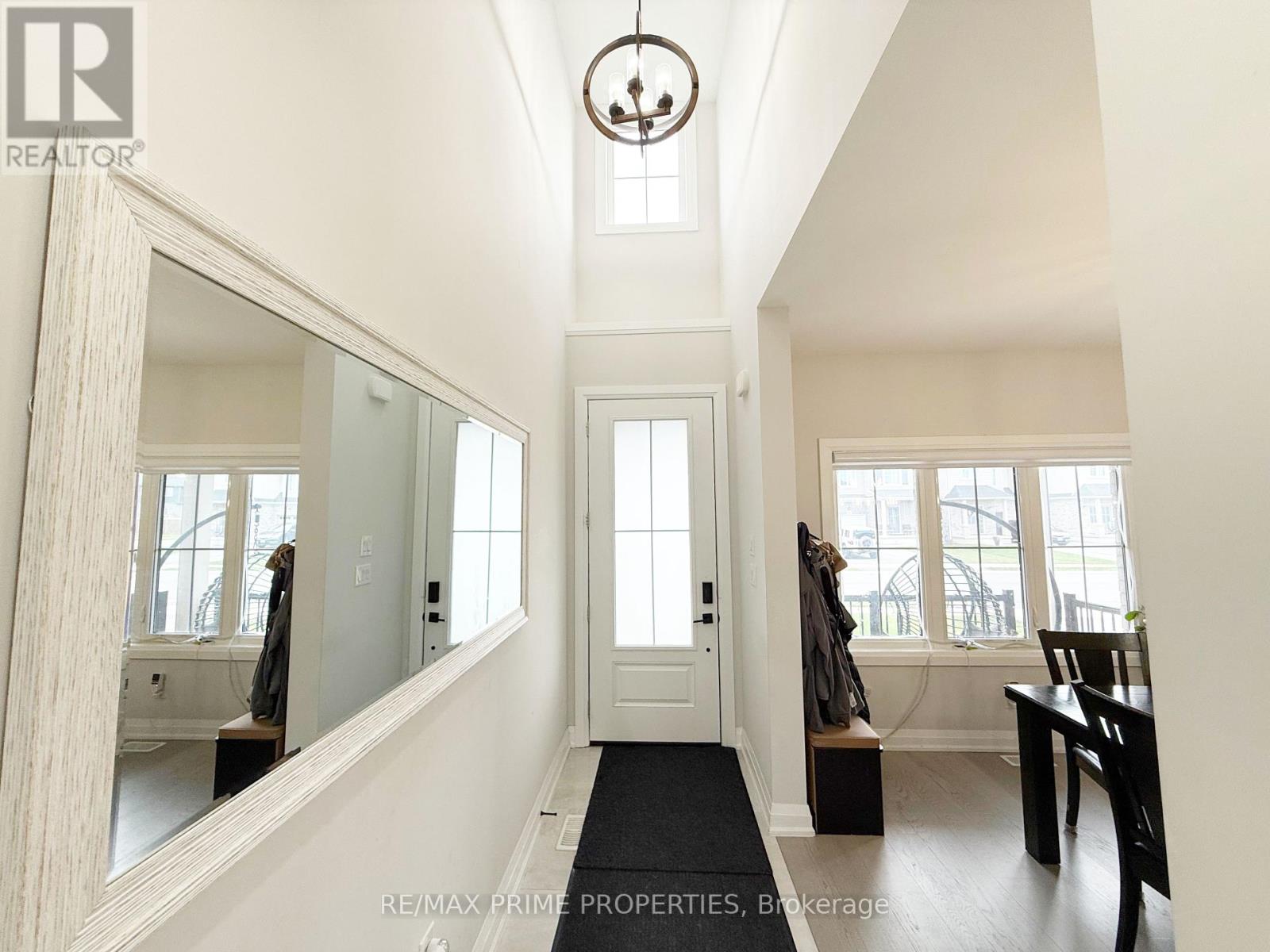 9337 White Oak Avenue, Niagara Falls, Ontario  L2G 3R6 - Photo 7 - X12465822