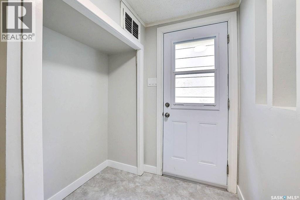 155 Mcintyre Street, Regina, Saskatchewan  S4R 2L5 - Photo 9 - SK020901