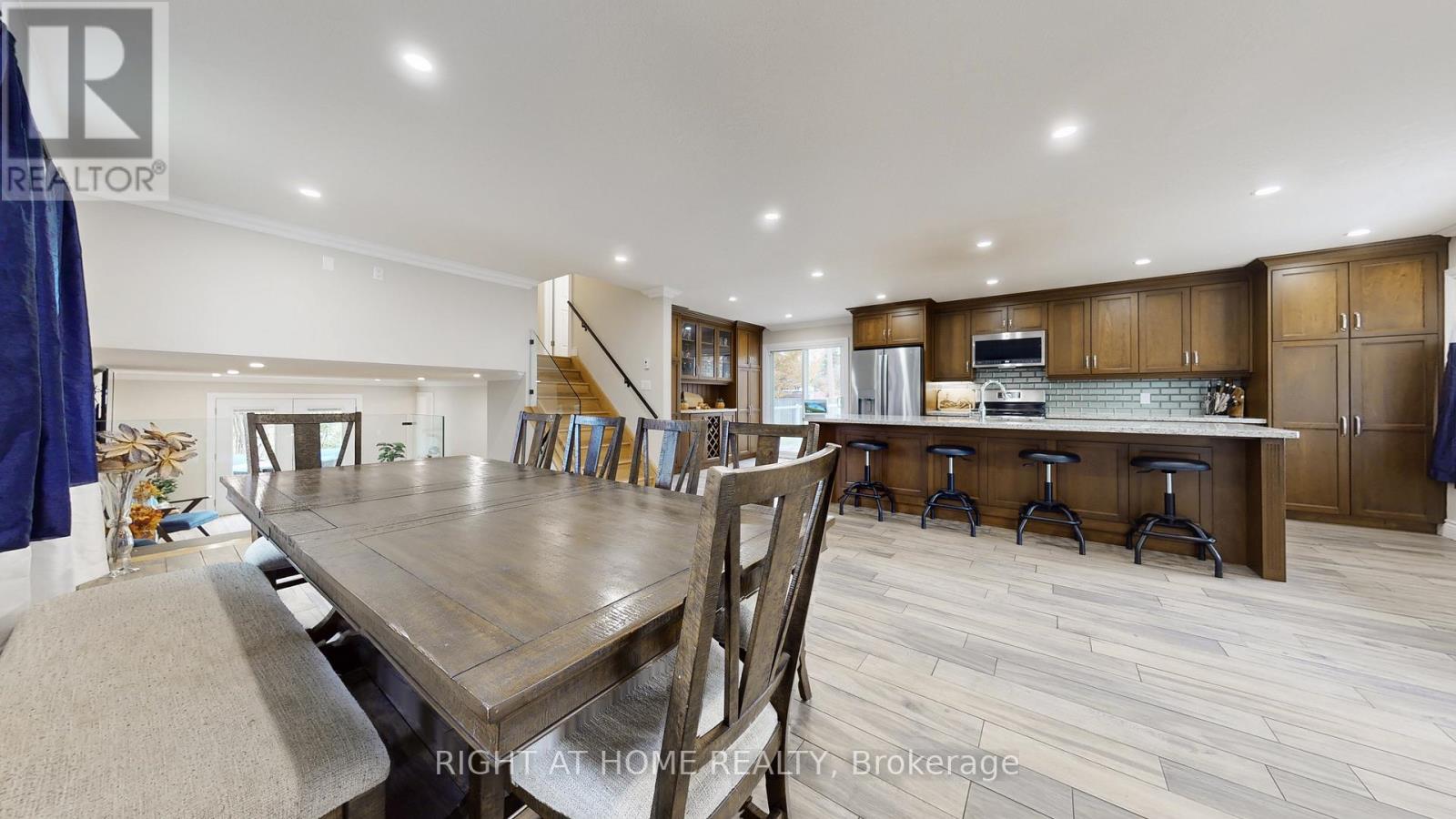 5 Glendale Avenue, Essa, Ontario  L0L 2N0 - Photo 11 - N12465428