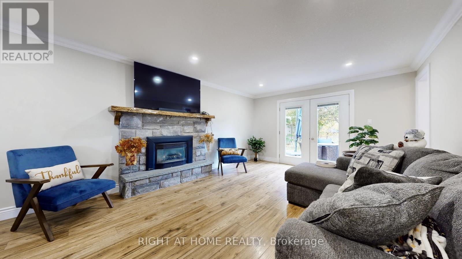 5 Glendale Avenue, Essa, Ontario  L0L 2N0 - Photo 13 - N12465428