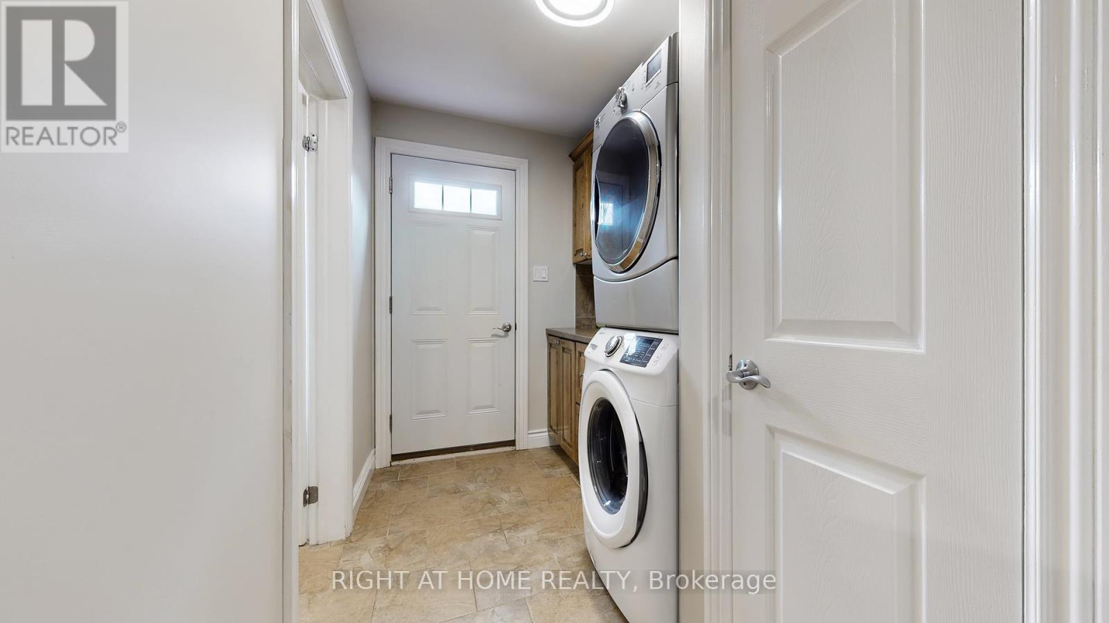 5 Glendale Avenue, Essa, Ontario  L0L 2N0 - Photo 18 - N12465428