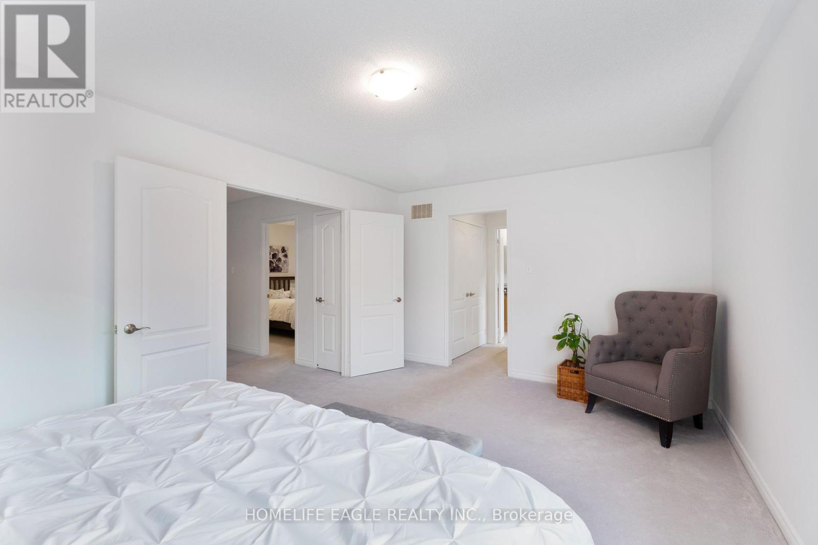90 Barnwood Drive, Richmond Hill, Ontario  L4E 5A2 - Photo 24 - N12395217