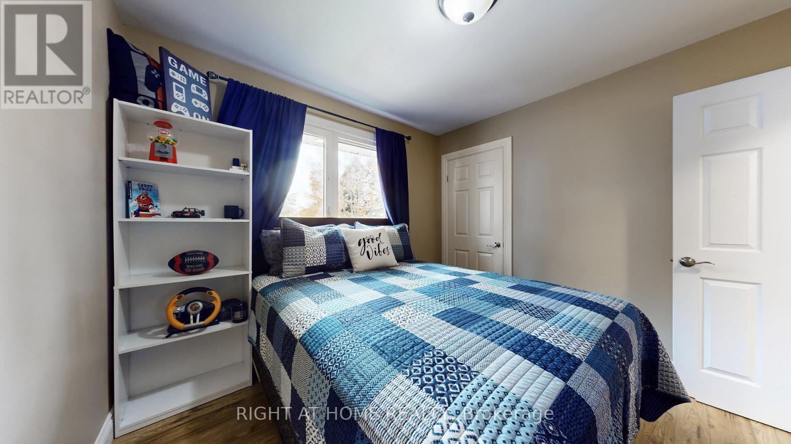 5 Glendale Avenue, Essa, Ontario  L0L 2N0 - Photo 21 - N12465428