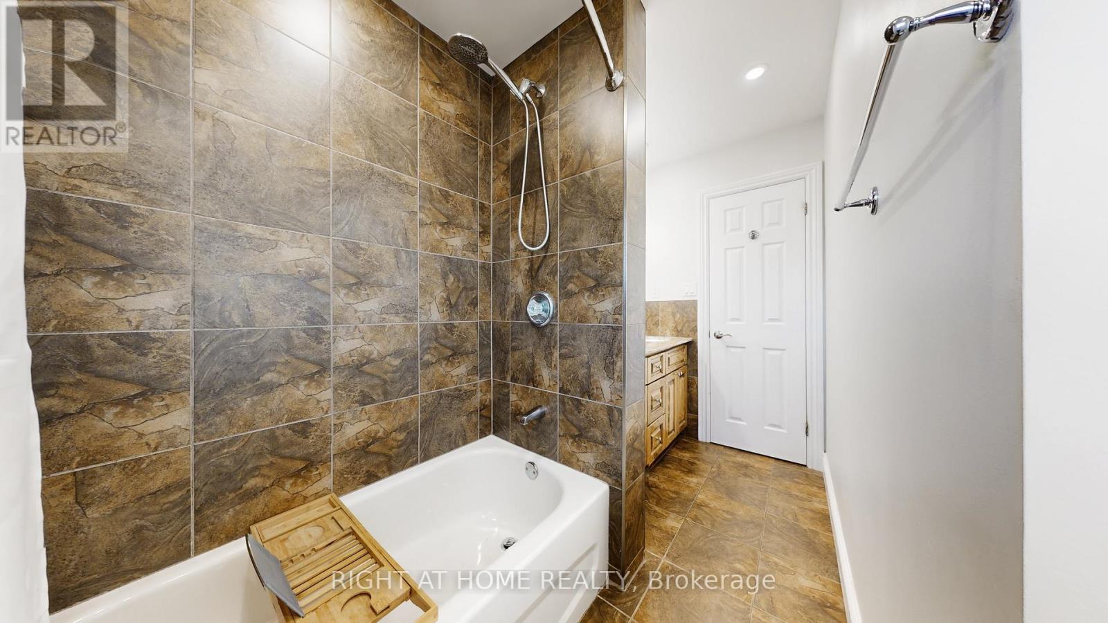 5 Glendale Avenue, Essa, Ontario  L0L 2N0 - Photo 30 - N12465428
