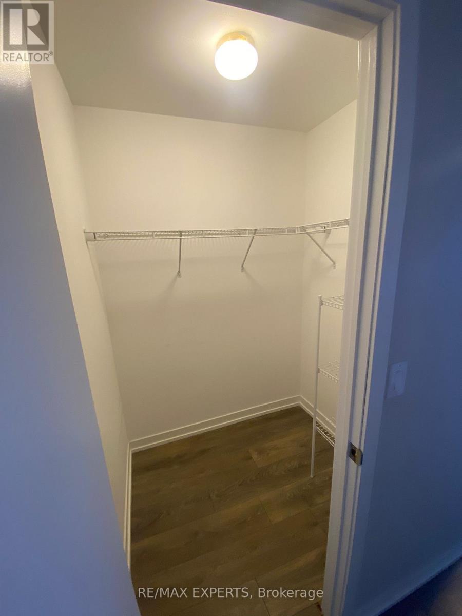 1711 - 2520 Eglinton Avenue W, Mississauga (Central Erin Mills), Ontario  L5M 0Y2 - Photo 24 - W12463398