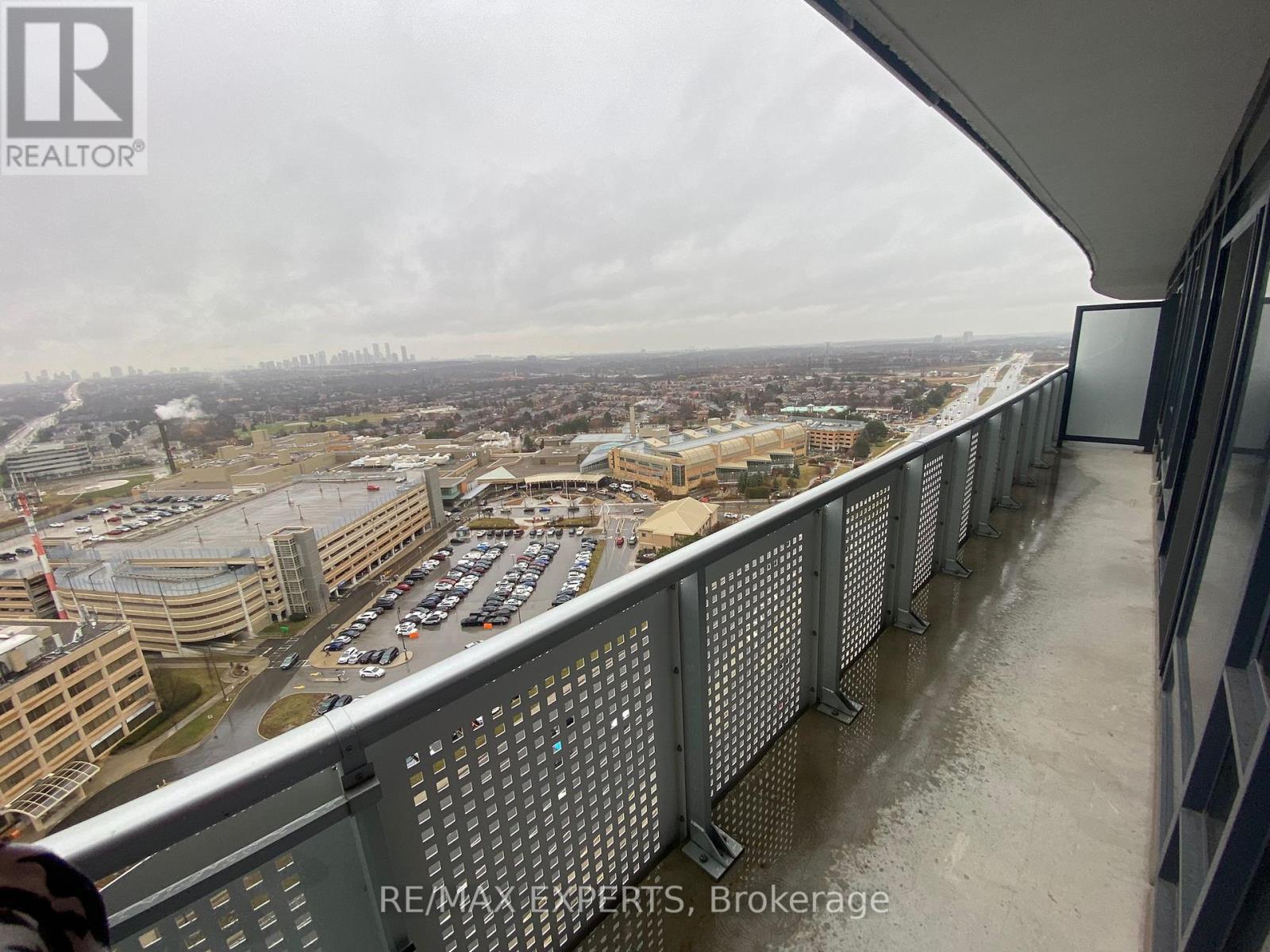 1711 - 2520 Eglinton Avenue W, Mississauga (Central Erin Mills), Ontario  L5M 0Y2 - Photo 20 - W12463398