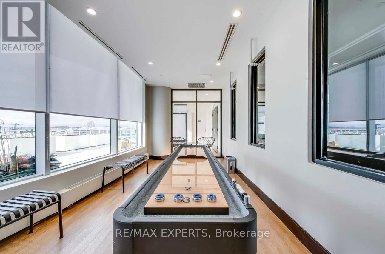 1711 - 2520 Eglinton Avenue W, Mississauga (Central Erin Mills), Ontario  L5M 0Y2 - Photo 10 - W12463398