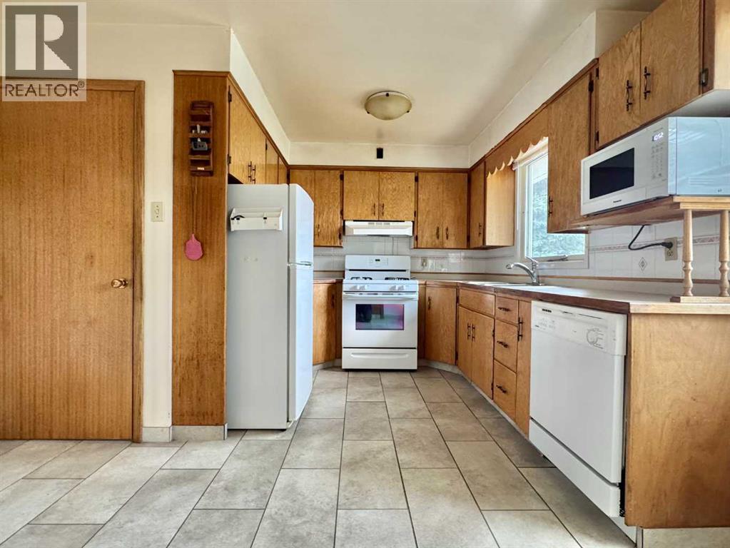 1409 13 Avenue N, Lethbridge, Alberta  T1H 1T3 - Photo 11 - A2264323