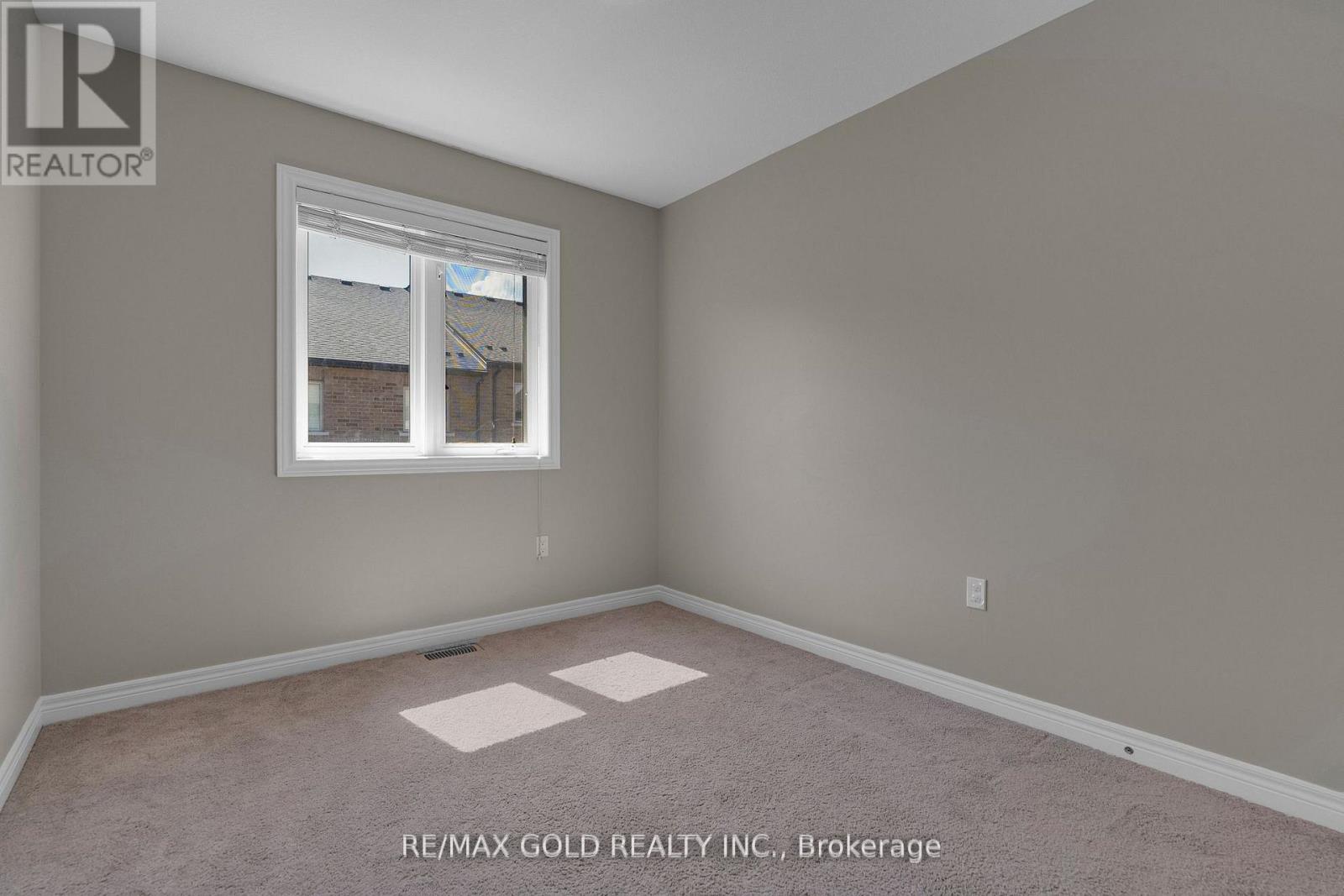 19 Santa Barbara Lane, Hamilton, Ontario  L9B 0J3 - Photo 23 - X12464259