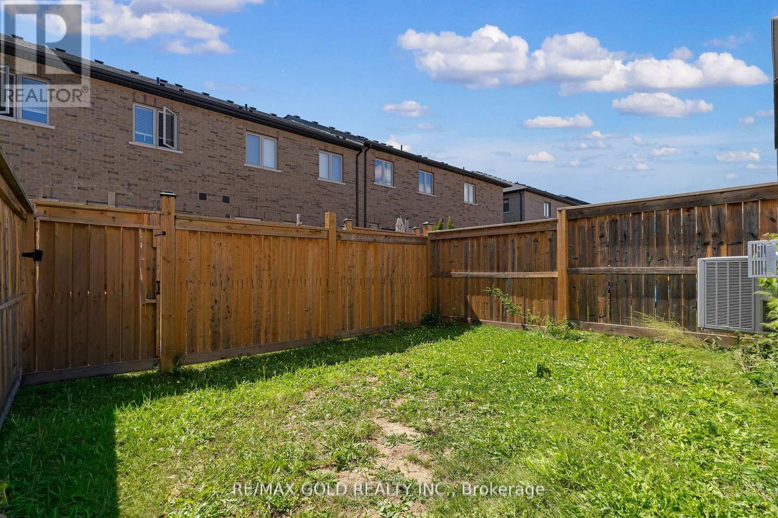 19 Santa Barbara Lane, Hamilton, Ontario  L9B 0J3 - Photo 28 - X12464259