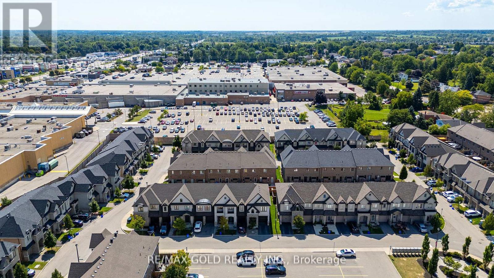 19 Santa Barbara Lane, Hamilton, Ontario  L9B 0J3 - Photo 5 - X12464259
