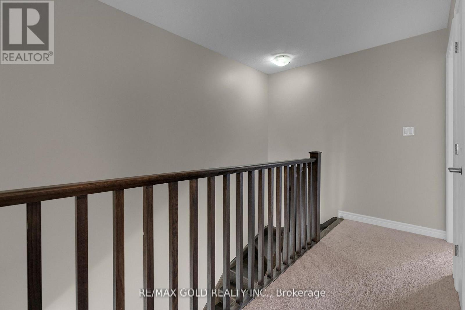 19 Santa Barbara Lane, Hamilton, Ontario  L9B 0J3 - Photo 29 - X12464259