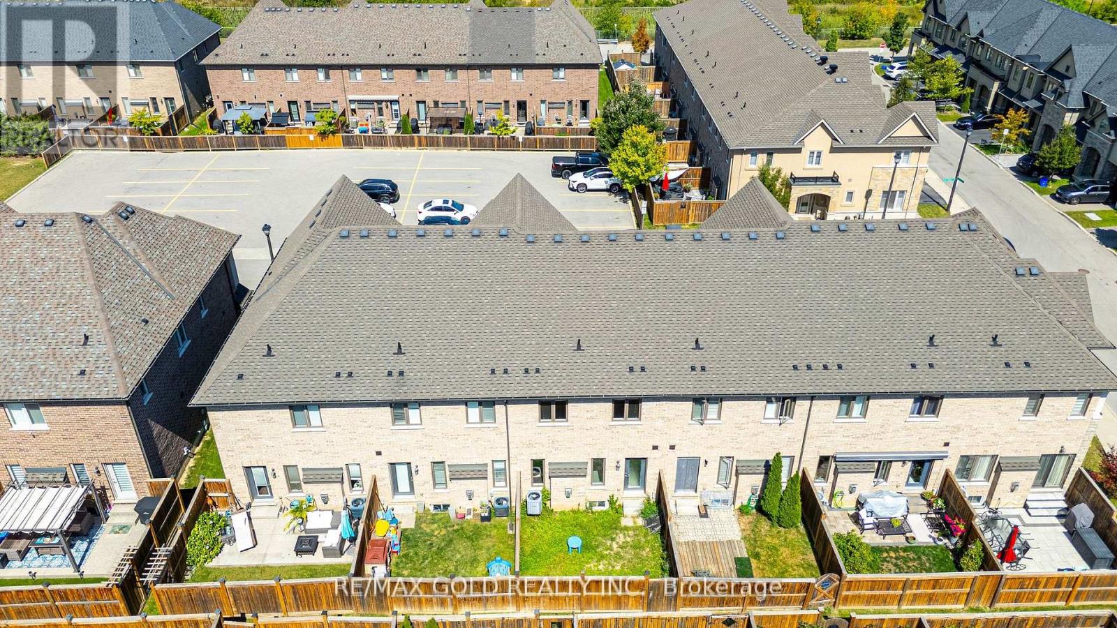 19 Santa Barbara Lane, Hamilton, Ontario  L9B 0J3 - Photo 6 - X12464259