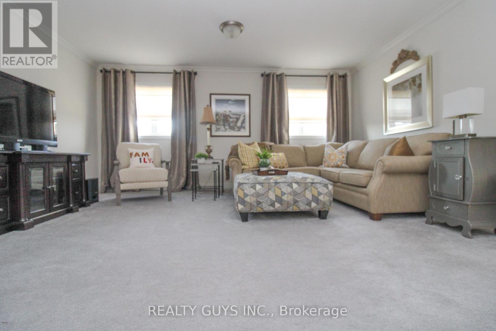 570 Grange Way, Peterborough, Ontario K9H 0G5 - Photo 37 - X12466089