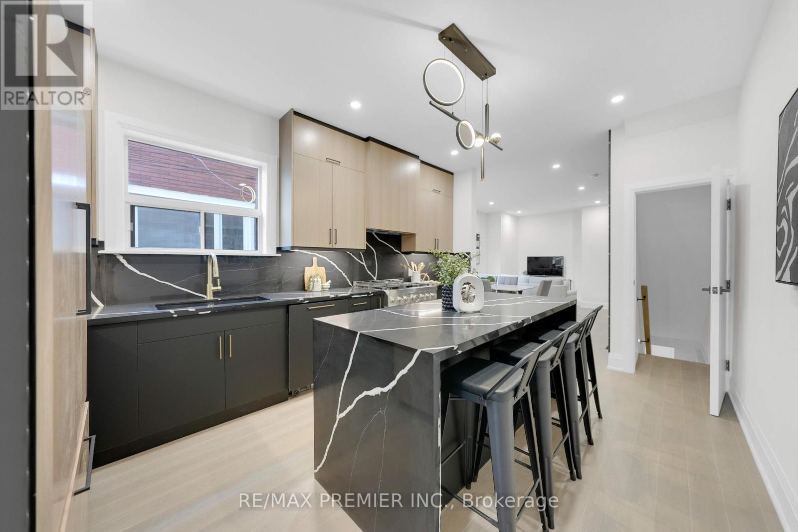 388 Crawford Street, Toronto (Trinity-Bellwoods), Ontario  M6J 2V9 - Photo 15 - C12465878