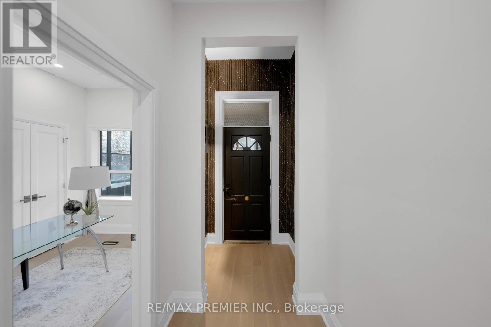 388 Crawford Street, Toronto (Trinity-Bellwoods), Ontario  M6J 2V9 - Photo 4 - C12465878