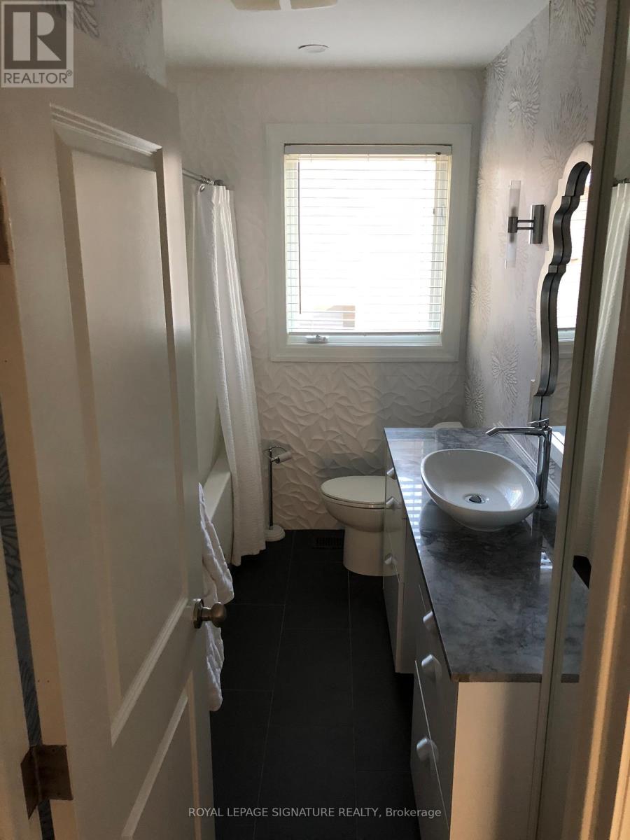 32 Greenland Road, Toronto, Ontario  M3C 1N2 - Photo 4 - C12465895